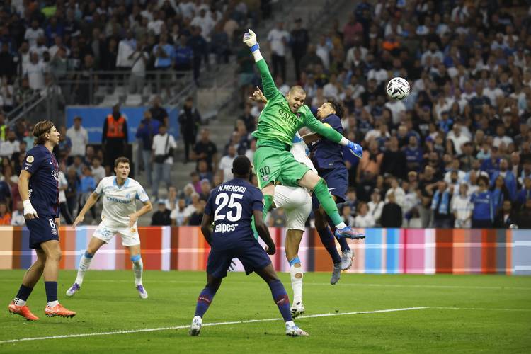 里斯-詹姆斯：我们已做好了赛前准备，会尽力给巴萨制造麻烦（里斯-詹姆斯：备战充分，力争给巴萨制造困难）