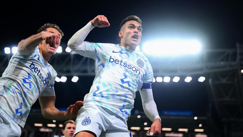 半场：柏林联1-1拜仁，诺伊尔“下蛋”送礼，迪亚斯0度角破门（半场战报：柏林联1-1拜仁，诺伊尔失误送礼，迪亚斯零角度破门）