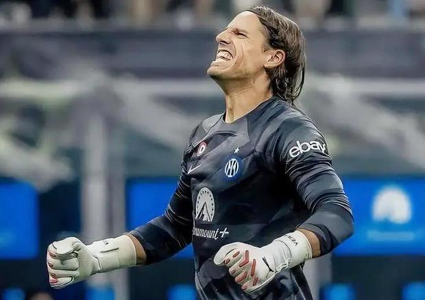 对手主教练无奈摇头（对方主帅无奈摇头）