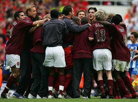 布斯克茨退役，10年世界杯冠军西班牙仅剩5人仍在踢球（布斯克茨宣布退役，2010年西班牙世界杯冠军阵容仅余5人仍现役）