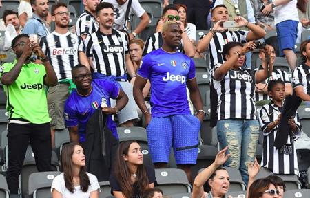 詹姆斯高效29分末节收割比赛，湖人险胜76人迎关键胜利（詹姆斯29分末节接管，湖人险胜76人拿下关键一胜）