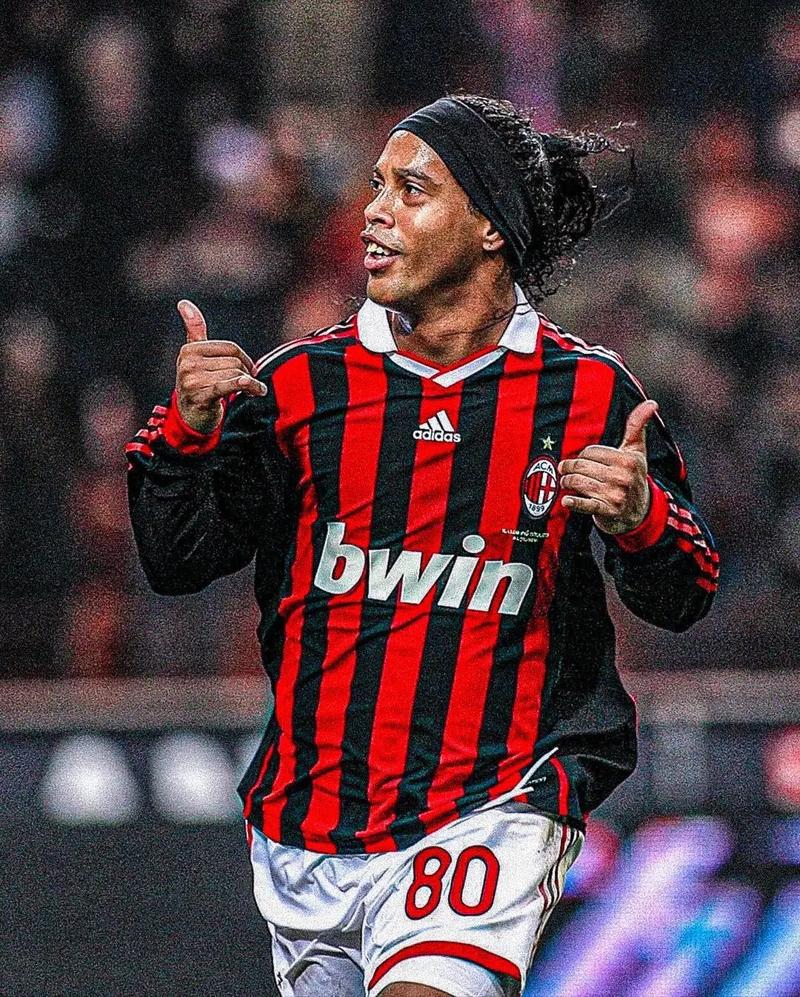 小法：根据我们的分析，国米各方面都是意甲最强的球队（小法称：分析表明，国米在各方面领跑意甲）