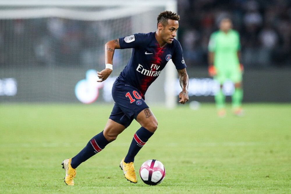 热闻｜B费一传两射造两大神迹！曼联客场4-1大胜狼队升至英超第六（快讯｜B费梅开二度+助攻创两项纪录，曼联客场4-1狼队升至英超第六）