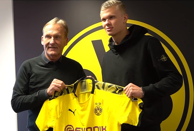 意媒：尤文两位防线伤员凯利和卡瓦尔有望在国际比赛日后复出（意媒：尤文后防二将凯利、卡瓦尔有望在国际比赛日后复出）