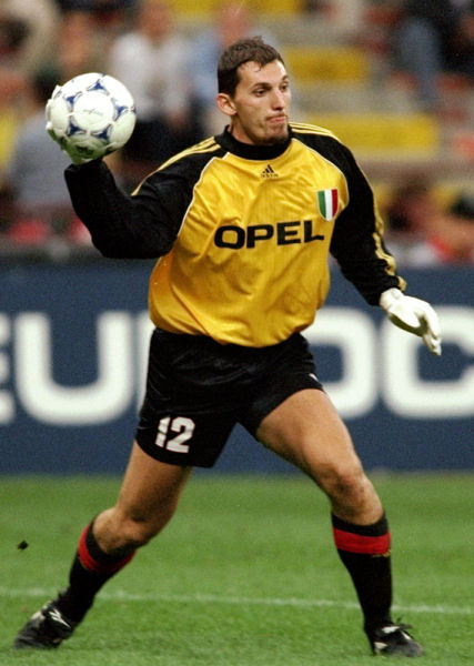 友谊赛米兰2-3维尔图斯恩泰拉，普利希奇、博尔萨尼破门（热身赛米兰2-3不敌维尔图斯恩泰拉：普利希奇、博尔萨尼建功）