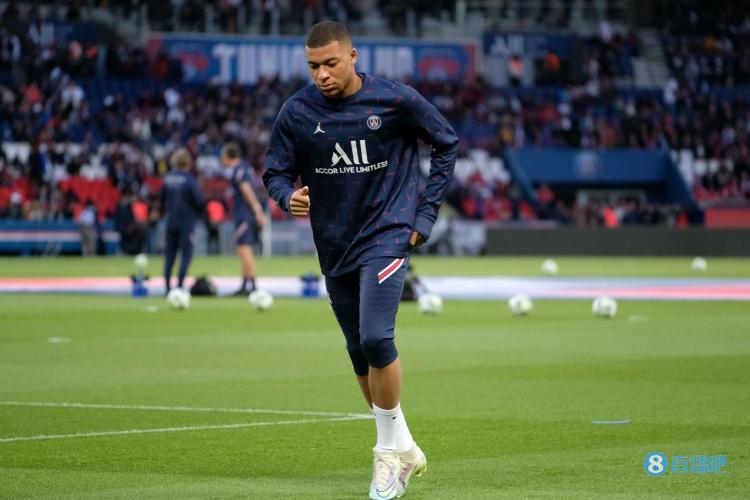 年年欧冠失误染红，这集我看过…巴萨客场不敌切尔西！（欧冠再现失误与红牌，熟悉剧情重演：巴萨客场不敌切尔西）