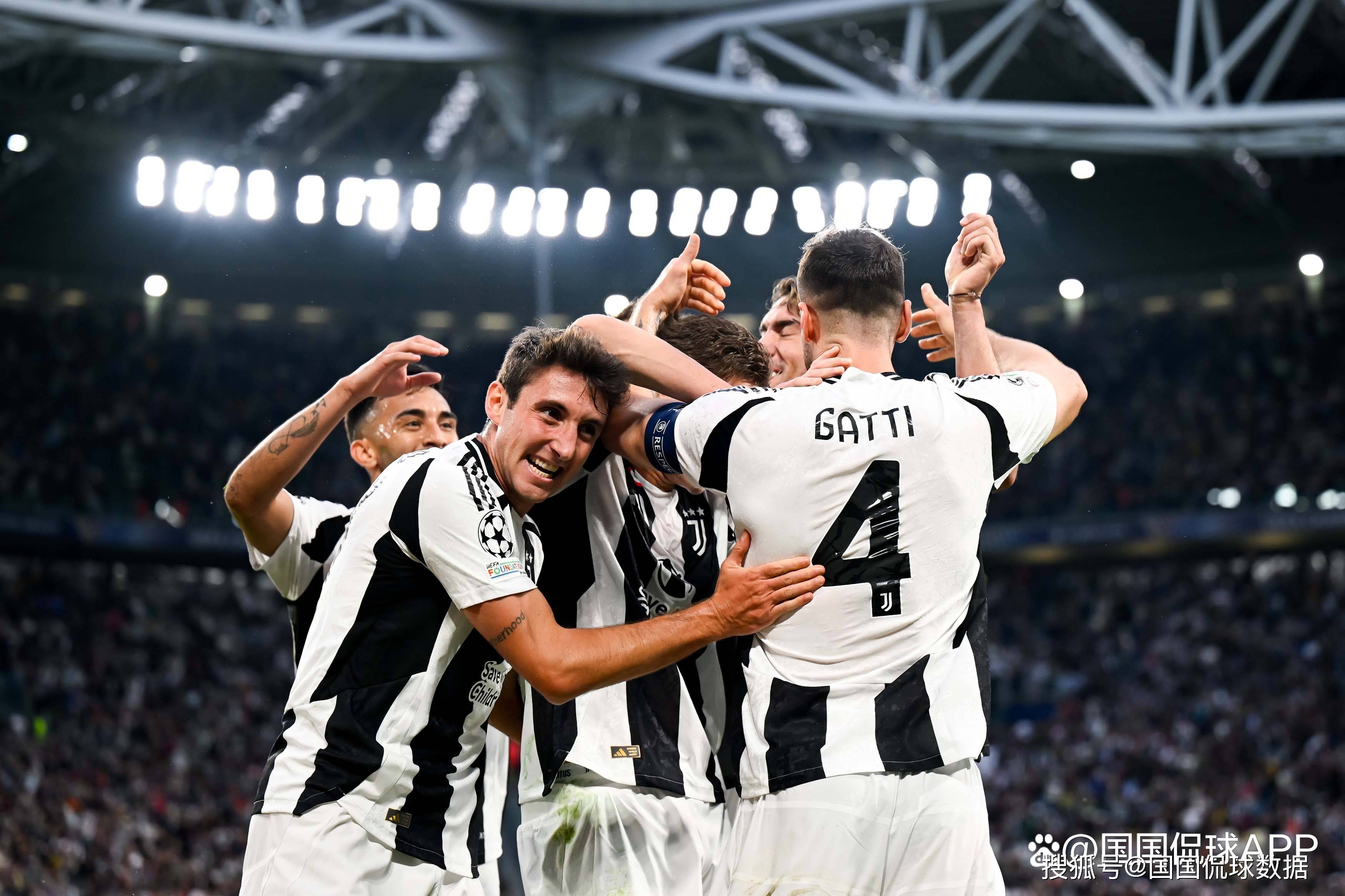 恒大足校3-1逆转申花，提前一轮夺得U15精英联赛冠军（3-1完成逆转！恒大足校提前一轮加冕U15精英联赛冠军）