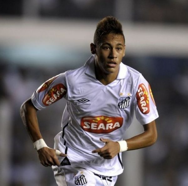 万项：距离理想中的球员还差很多；最后两场比赛不会放松（万项：离理想中的自己仍差很远，余下两战绝不松懈）